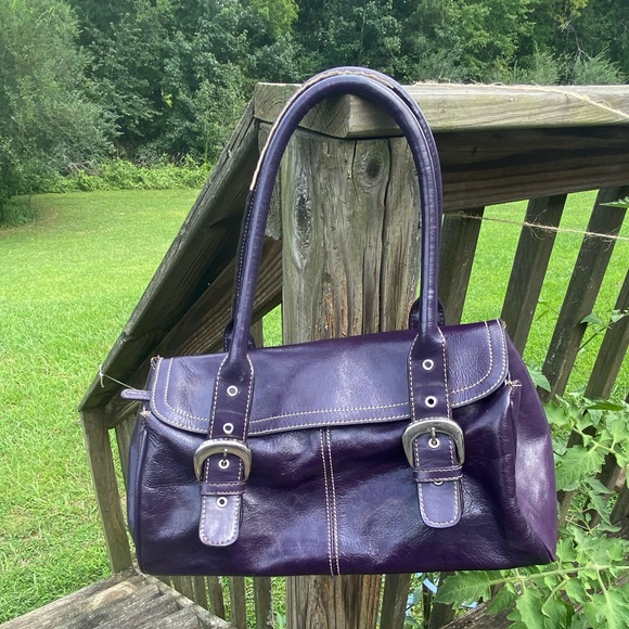Kenneth Cole Reaction handbag purse purple vegan leather magnetic closure - Picture 1 of 16